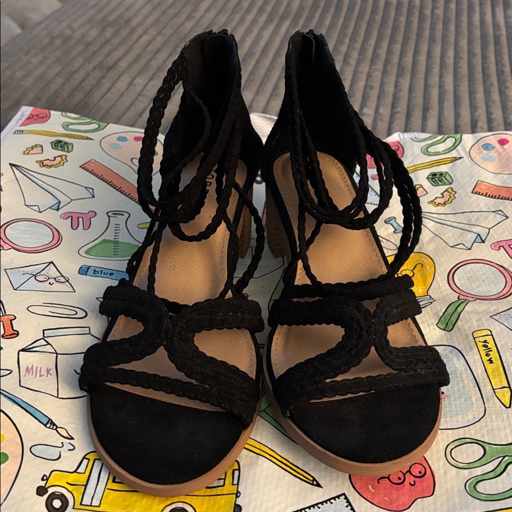 Torrid Shoe - Picture 2 of 7